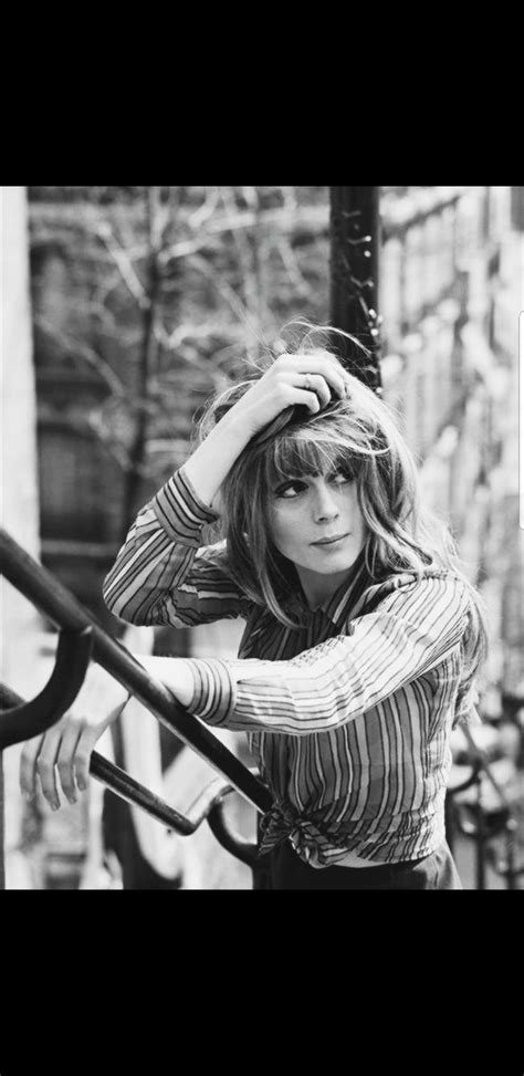 She gained recognition for her portrayal of aloof and mysterious beauties in films such as repulsion and belle de jour. Épinglé par kira Maine sur Top 60s | Françoise dorléac ...