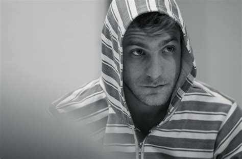 He is an actor and producer, known for lipuntarkastus (2003), drakulics elvtárs (2019) and a hentes, a kurva és a félszemü (2017). Dér Zsolt: "Nagyon ritkán merünk nagy döntéseket hozni"