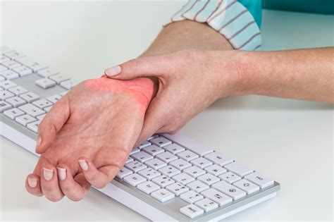 » puis peu à peu les larmes montèrent à ses yeux, et la douleur envahit son cœur. Douleurs aux poignets et aux épaules? Votre clavier est-il ...