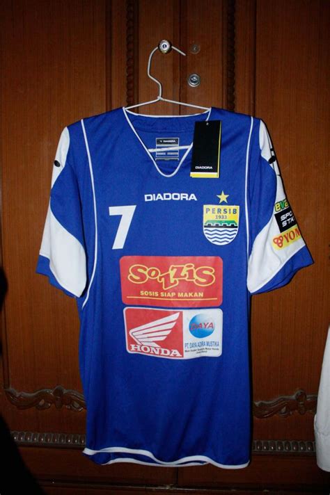 Tawuran persija vs persib saat pakai baju persib dijakarta !!!!persija vs persibtawuran persib vs persijatawuran persija vs persibdijakarta pake baju. Jersey Persib Vilour - Jersey Terlengkap