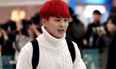 Talked about his first love. Xiumin in RED HAIR ?! | K-Pop Amino