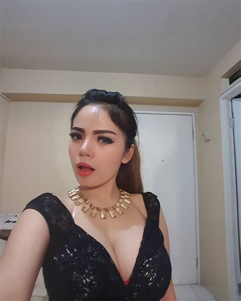 Dj cantik indonesia, dinar candy, memberikan sebuah pesan menantang kepada para pengikut setianya. Kumpulan Foto Sexy Dj Dinar Candy Terbaru Gak Liat Nyesel ...