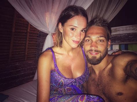 The multiple world champion has signed a commitment to team reggeborgh through the 2022/2023 season. Jill de Robles, de vriendin van Kjeld Nuis