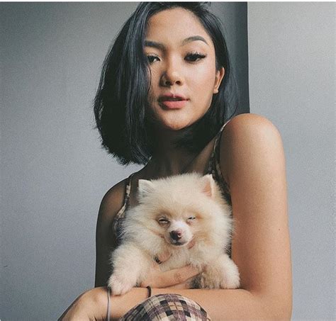 Koleksi ini dipersembahkan seluruhnya untuk pernikahan dan sang pengantin! Rambut Pendek Perempuan