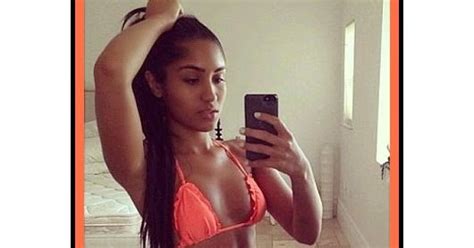 Chuda i wytatuowana dziewczyna emo selfie. Instagram Girls Hot Self Shot: Yovanna Ventura hot bikini ...