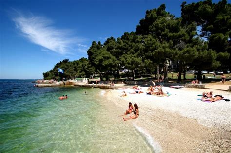 Fast an jedem strand in porec befindet sich ein wassersportzentrum oder kleinere anbieter die eine reihe verschiedener wassersportmöglichkeiten anbieten. Porec Kroatien - Urlaubsinfo, Ferienwohnung, Hotel und ...