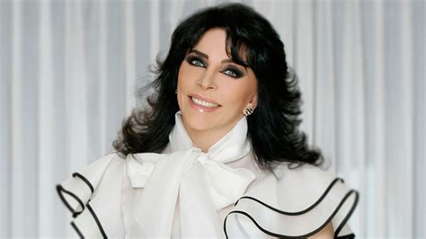 Verónica castro (born 19 october 1952), is a mexican actress, singer, producer, former model and presenter. Verónica Castro viajó a EU para buscar cura ¡a sus ...