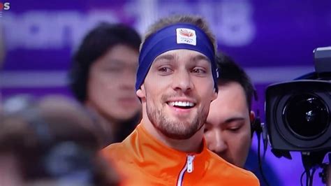 Sinds kjeld nuis en jill uit elkaar zijn, gaan er al geruchten rond dat de schaatser het wel érg gezellig zou hebben met zijn ploeggenootje joy beune (19). Kjeld Nuis/ Goud 1500 meter Gold/ OS 2018/ Ontlading /Joy ...