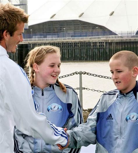 Estaba inscrito en la academia beckham (greenwich, al sudeste de londres) para aprovechar el verano y desarrollar su. Harry Kane (Current England Captain) being 'mired by his ...