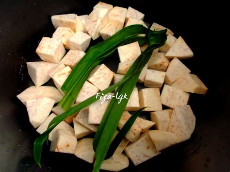 Rebus santan bersama gula dan daun pandan. BUBUR MUTIARA KELADI & NANGKA | Fiza's Cooking