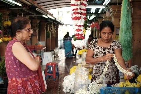 Tapi kalau bicara soal selera mobil masyarakat indonesia dan malaysia ternyata berbeda. Beda Jam Malaysia Dan Indonesia : While I Breathe I Hope ...