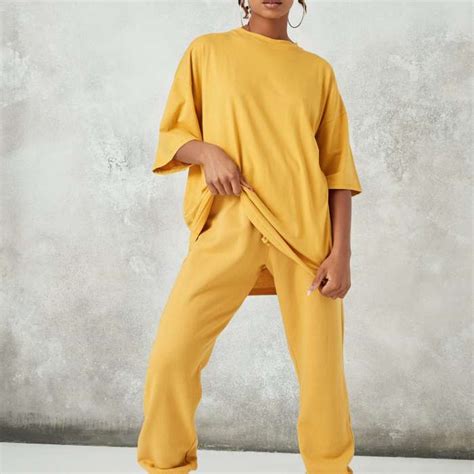 15 Inspirasi OOTD Warna Mustard: Penampilan Jadi Fresh & Fun!