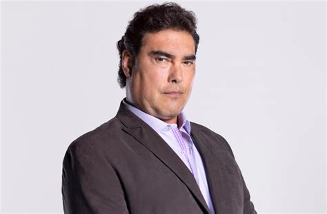 Falsa identidad 2 capitulo 19. Eduardo Yáñez de 'Falsa Identidad 2' de Telemundo cayó en ...