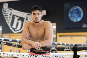 Tommy fury is causing a splash in the villacredit: Tommy "TNT" Fury Successful In Professional Boxing Debut ...