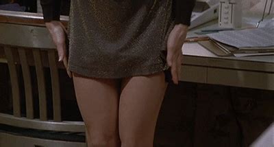 She strips her panties and masturbates until she cums. gif film 90s queued Empire Records heavenhillgirl •